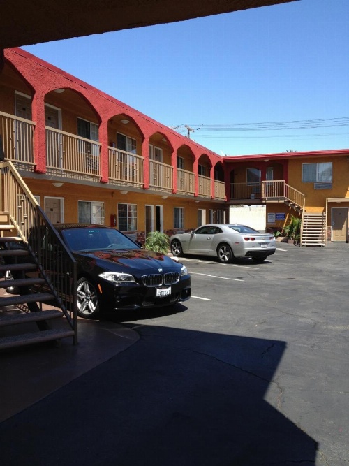 Hyde Park Motel image 19