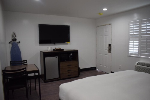 Hyde Park Motel image 9